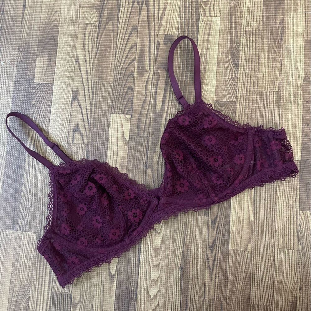 Victoria’s Secret Lace Flowery Bralette Medium Maroon